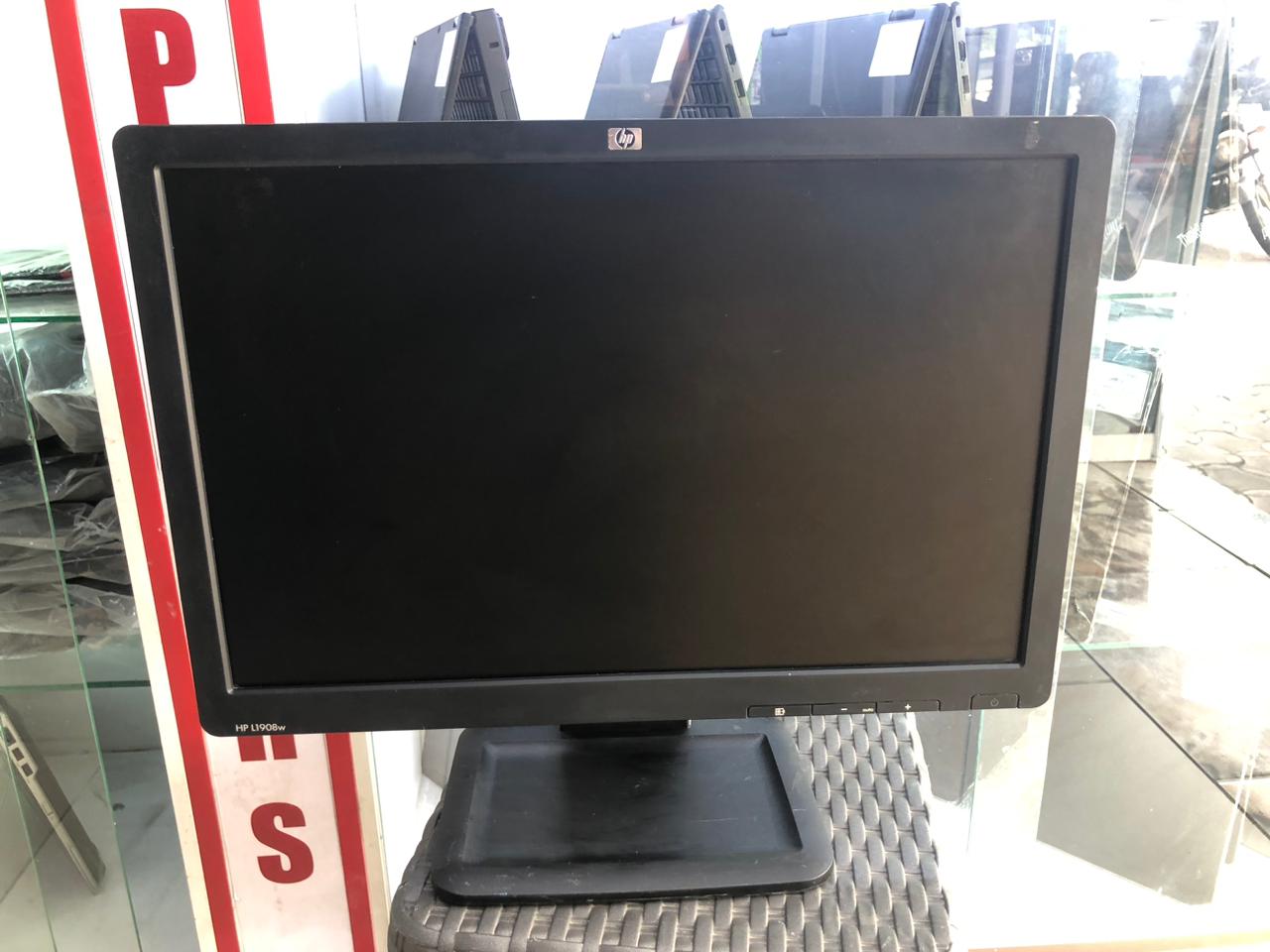HP 19-Inch Monitor
